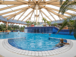 THERMAL-SOLEBECKEN (innen) „sanfte Sole" | ca. 33°C