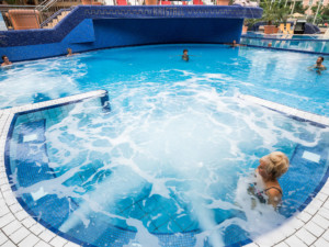 THERMAL-SOLEBECKEN (innen) Sole 3-5% | ca. 36°C