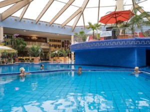 NATRONBECKEN (innen) ca. 36°C